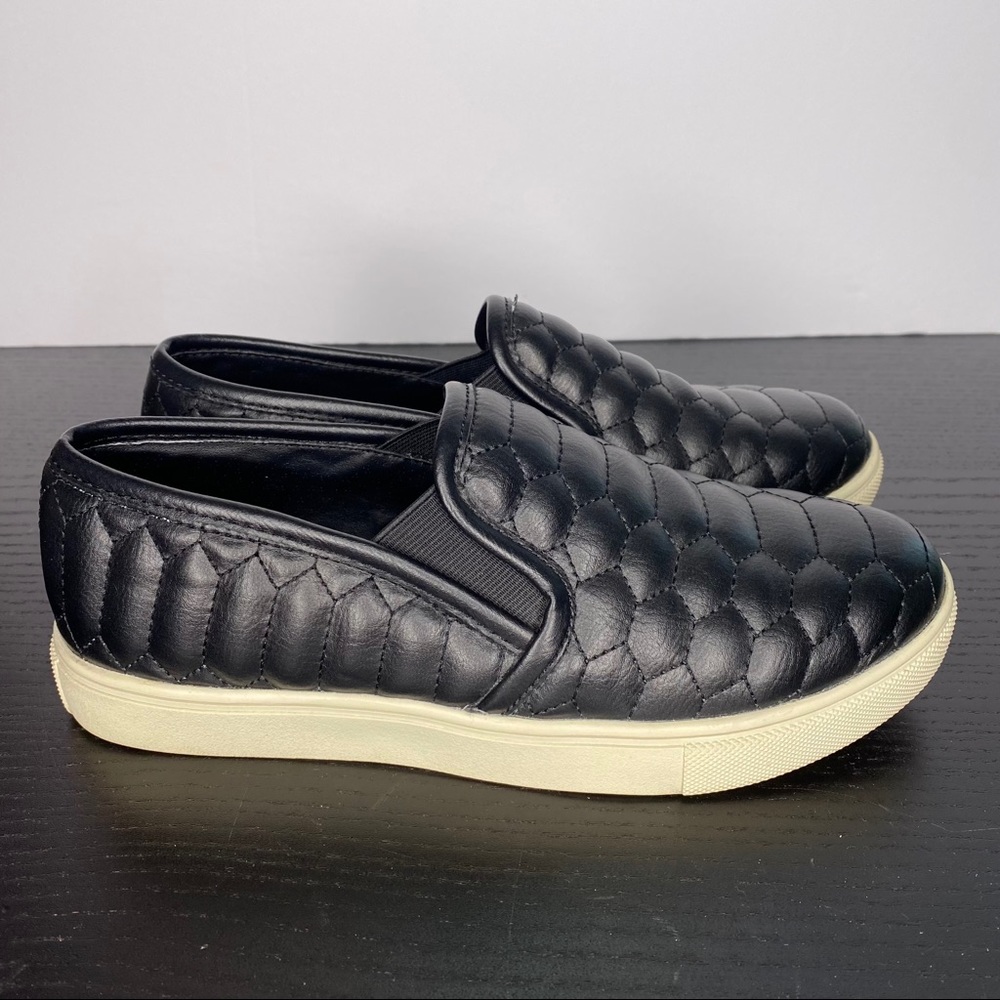 Steve Madden Black Earvin Slip On Quilted Shoes 6